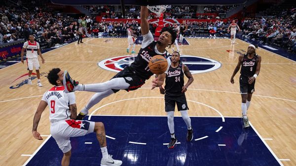 Shaedon Sharpe Dazzles with Incredible Dunk