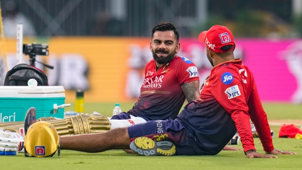 Dinesh Karthik and VIrat Kohli