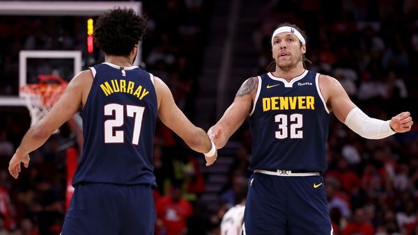 Nuggets Stop Rockets' Winning Streak