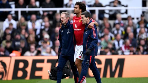 Zirkzee Out for Season with Injury