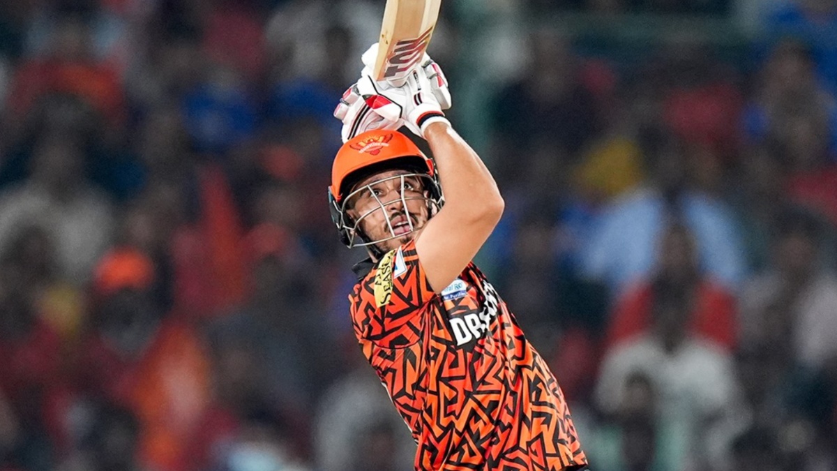 SRH vs MI IPL 2025: Abhinav Manohar Becomes 16th Player In History To Enter Embarrassing List - myKhel