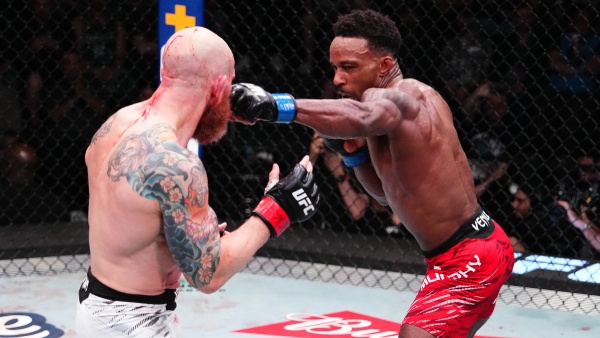 R-L Lerone Murphy punches Josh Emmett during UFC Vegas 105 main event Photo by Jeff Bottari Zuffa LLC