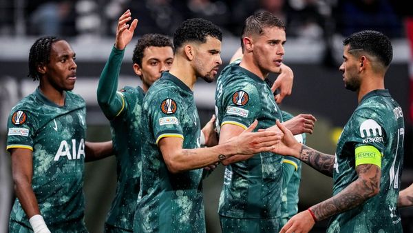 Solanke Sends Tottenham into Semi-Finals