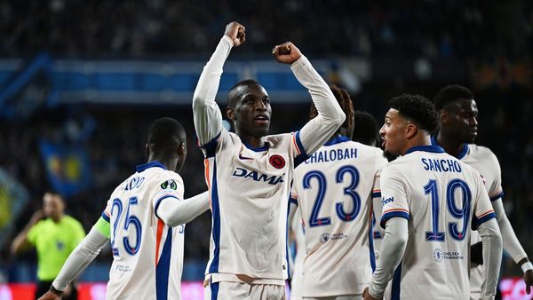 Chelsea Beats Djurgarden 4-1 in First Leg Chelsea Beats Djurgarden 4-1 in First Leg