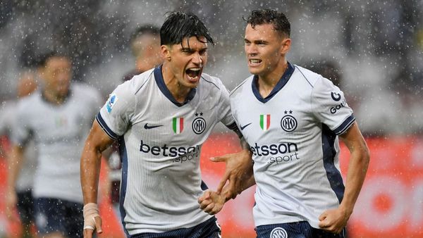 Inter Beats Torino to Stay in Scudetto Race