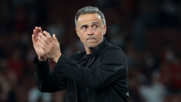 Enrique Defends PSG After Recent Defeats Enrique Defends PSG After Recent Defeats