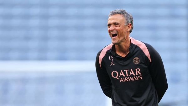 Luis Enrique Cái Tôi Và Những Quyết Định Dũng Cảm - Hành Trình Của Một Nhà Lãnh Đạo Bóng Đá