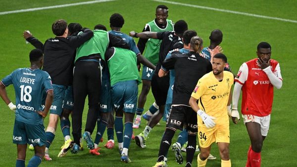 Metz Wins to Return to Ligue 1