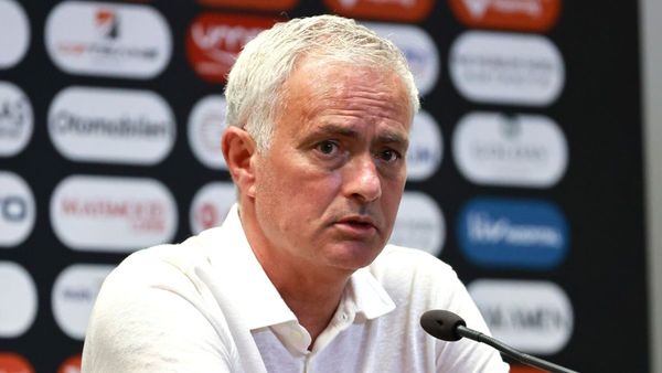 Mourinho Discusses Amorim's United Challenges