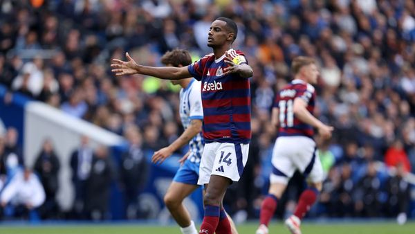 Isak's Late Penalty Earns Newcastle a Draw