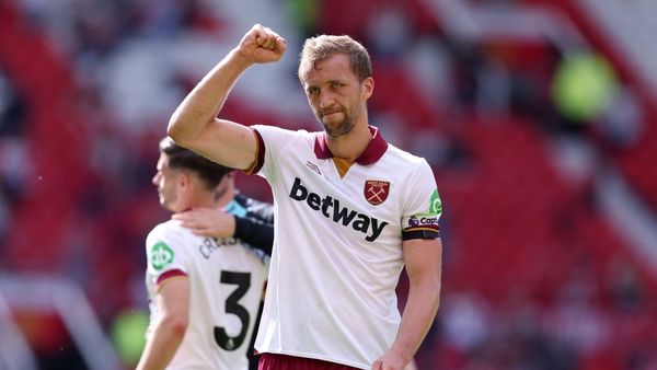 West Ham Defeats Manchester United 2-0