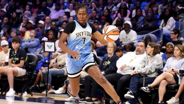 Atkins Leads Chicago Sky to Consecutive Wins Atkins Leads Chicago Sky to Consecutive Wins