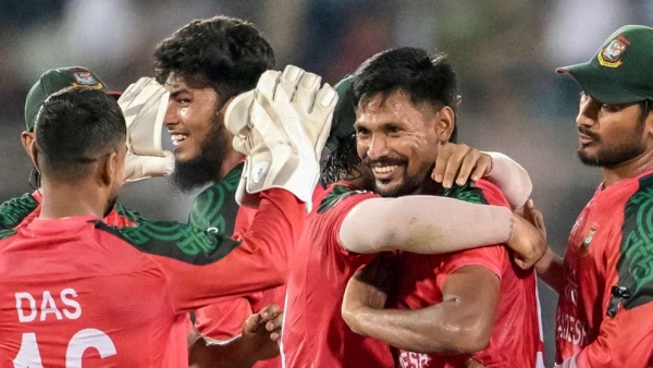 Another Pakistan collapse gives Bangladesh series victory