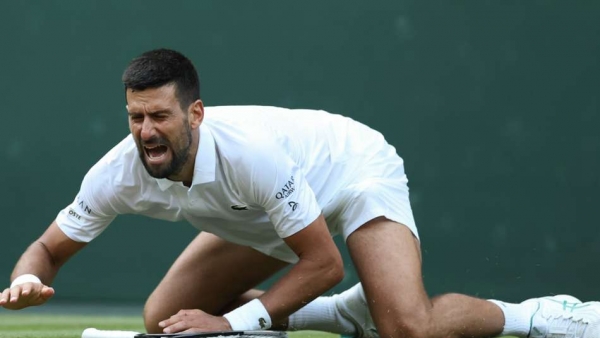 Wimbledon Djokovic overcomes nasty slip to set up Sinner rematch