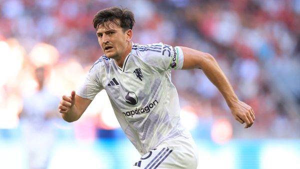 Maguire Joins Man Utd Tour Late