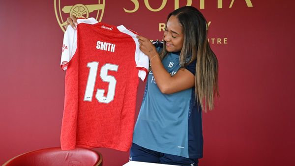 Olivia Smith Becomes Arsenal's First £1 Million Player Olivia Smith Becomes Arsenal's First £1 Million Player