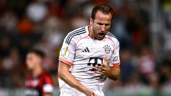 Kane's Late Goal Sends Bayern Through