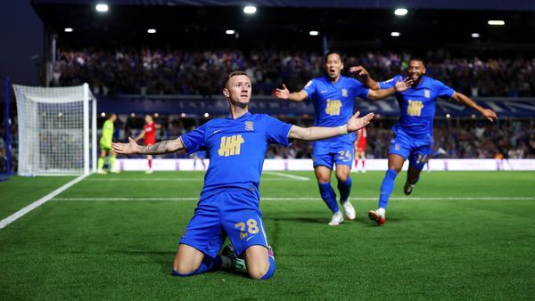 Stansfield’s Late Goal Secures Birmingham City’s 2-1 Victory Over Sheffield United in EFL Cup