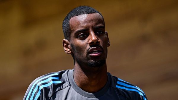 Isak Needs to Earn Newcastle Training Spot