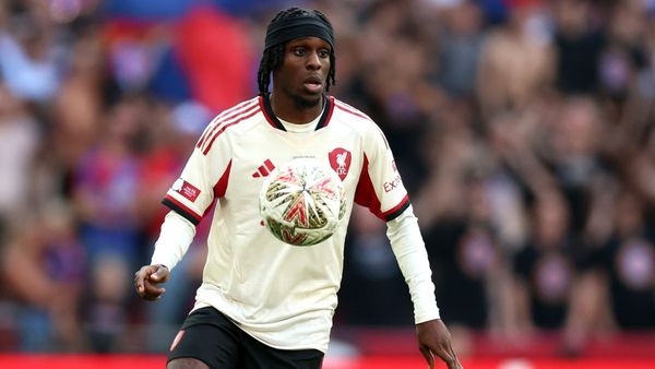 Jeremie Frimpong Cánh Phải Siêu Tốc Khiến Đối Thủ Khiếp Sợ Jeremie Frimpong Cánh Phải Siêu Tốc Khiến Đối Thủ Khiếp Sợ