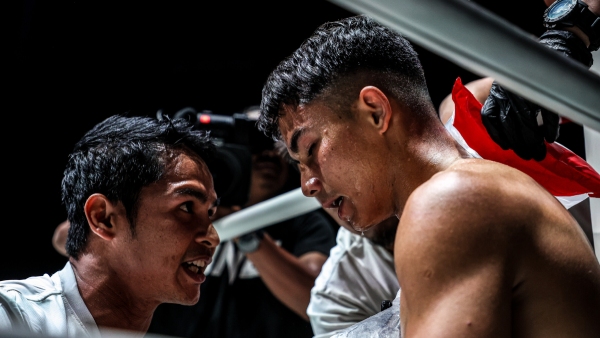 Johan-Ghazali-Diego-Paez-ONE-Fight-Night-32-33