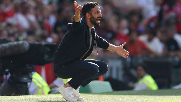 Amorim Urges Consistency for Manchester United