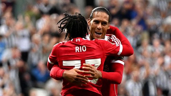 Van Dijk Urges Ngumoha to Remain Humble