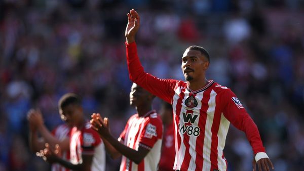 Sunderland Celebrates Premier League Return with Win