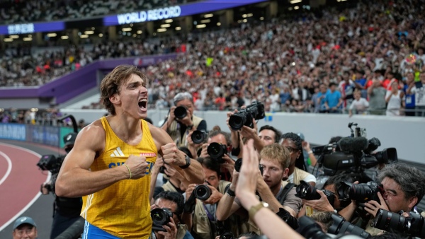World Athletics Championships 2025 Armand Mondo Duplantis Breaks Pole Vault World Record for 14th Time Wins Third World Title