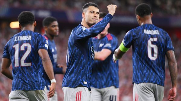 Arsenal Wins Champions League Opener 2-0