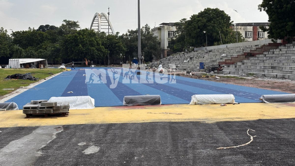 Mondotrack being installed in the training area