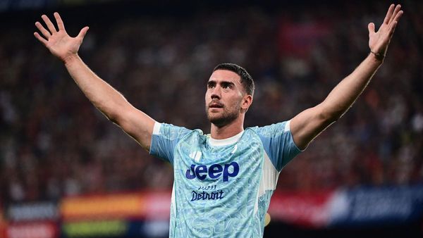 Vlahovic's Header Leads Juventus to Victory