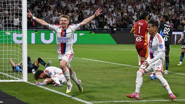 Marseille Lose Late to Lyon; Monaco Wins