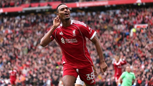 Liverpool Defeats Everton 2-1 in Derby