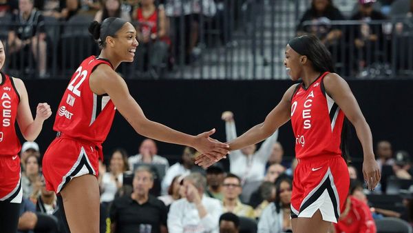 Aces Win 14th Straight; Fever in Playoffs