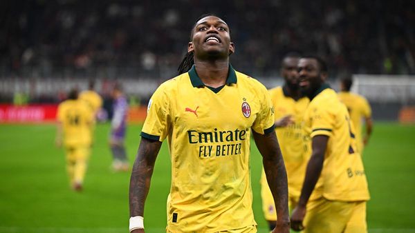 Leao Leads AC Milan to Victory Over Fiorentina