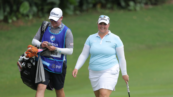 HWIO Alice Hewson Stays in Hunt in Round 4