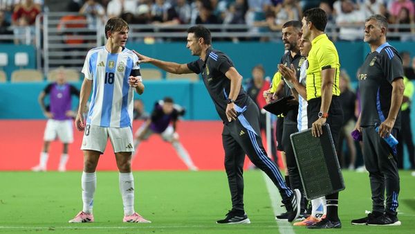 Scaloni Challenges New Players Ahead of Friendly