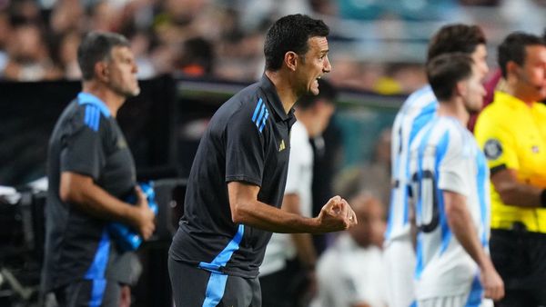 Scaloni Urges Debutants to Impress for World Cup