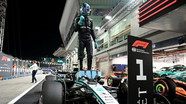 Russell Takes Pole at Singapore Grand Prix