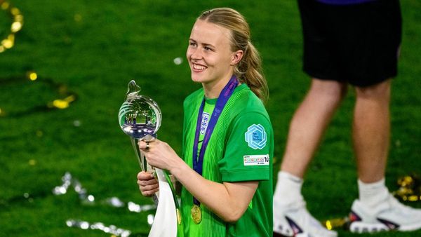 Hayes Confirms Faith in Hampton's Skills