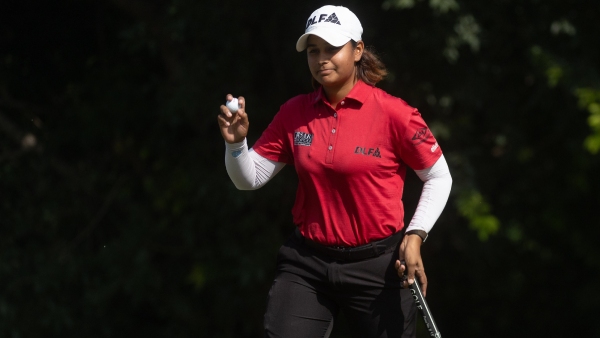Hitaashee Bakshi Storms Into Lead at Hero Women s Indian Open 2025 On Day 2