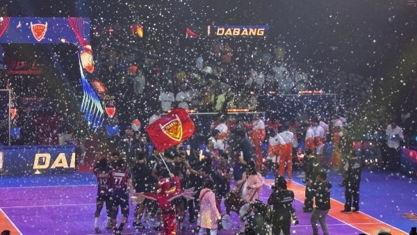 PKL 2025 Final Dabang Delhi KC beat Puneri Paltan to be crowned champions