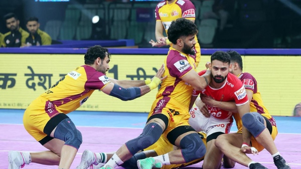 PKL 2025 Telugu Titans edge past Gujarat Giants in a low-scoring Thriller