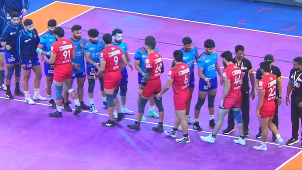 PKL 2025 Time Over or Not Decision Reversal Confusion Stopwatch Controversy as Bengal Warriorz edge out Dabang Delhi