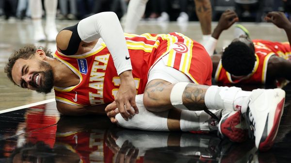 Hawks Coach Snyder Urges Team Unity After Injury