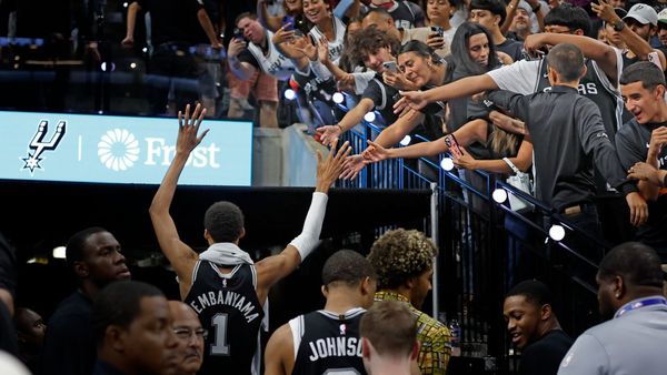 Wembanyama Stars as Spurs Remain Undefeated