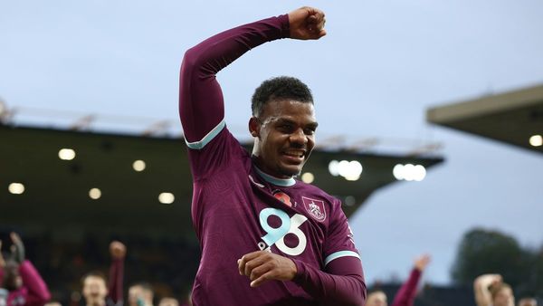 Burnley Edges Past Wolves with Late Goal