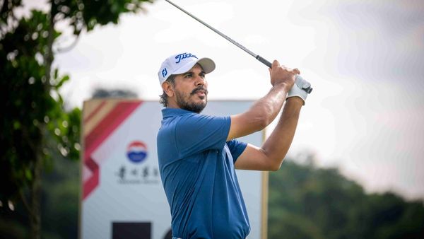 Bhullar in Top 10 at Singapore Open