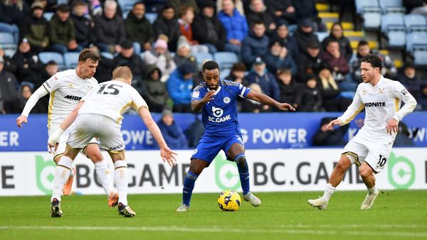 Sheffield United Defeats Leicester City 3-2